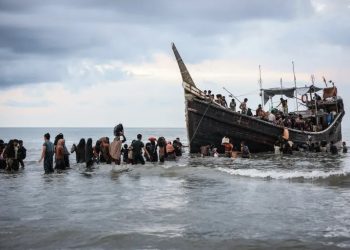 ইন্দোনেশিয়ায় আবারও রোহিঙ্গা বোঝাই নৌকা, ফিরিয়ে দেওয়া হলো সাগরে