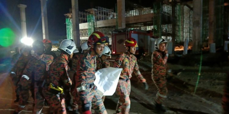 মালয়েশিয়ায় ভবন ধসে ৩ বাংলাদেশি শ্রমিকের মৃত্যু, নিখোজঁ ৪