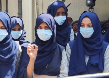 কর্ণাটকের স্কুলে হিজাব নিষেধাজ্ঞা বাতিল
