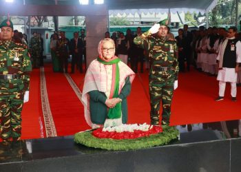 বিজয় দিবসে বঙ্গবন্ধুর প্রতিকৃতিতে প্রধানমন্ত্রীর শ্রদ্ধা