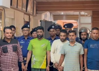 ডিবি পুলিশ পরিচয়ে প্রবাসীর টাকা লুট, আটক ৫