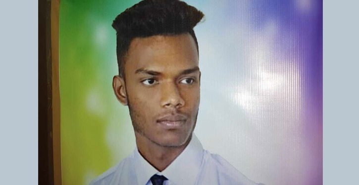 শিক্ষিকার প্রেমে ব্যর্থ হয়ে ছাত্রের আত্মহত্যা