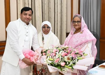 প্রধানমন্ত্রীর সঙ্গে সাক্ষাৎ করলেন গাজীপুর সিটি মেয়র