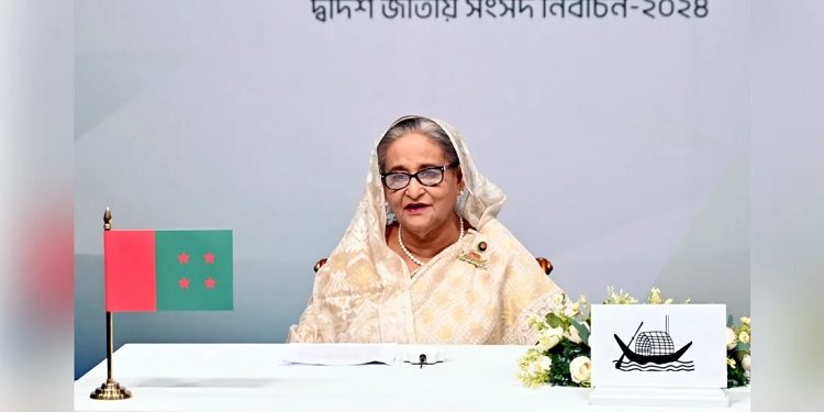 জাতির উদ্দেশে ভাষণ দিচ্ছেন প্রধানমন্ত্রী