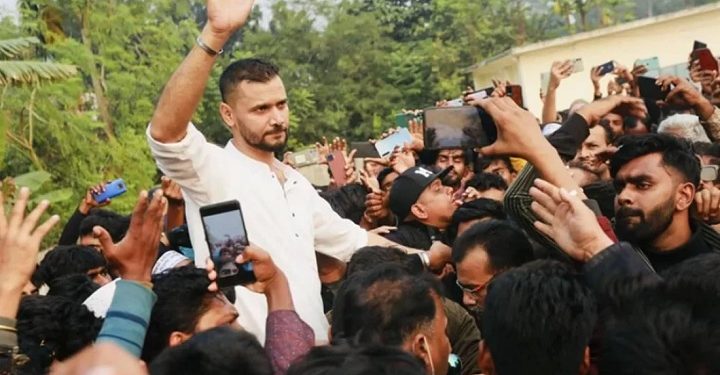 বিপুল ব্যবধানে জিতলেন মাশরাফি