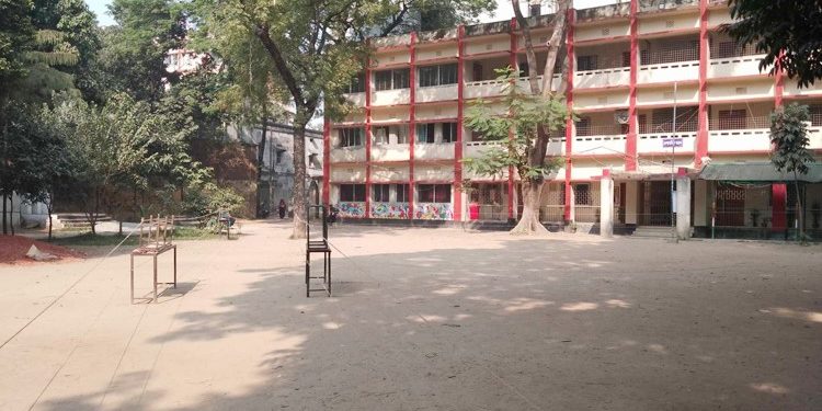 বেলা বাড়লেও বাড়েনি ভোটার সংখ্যা
