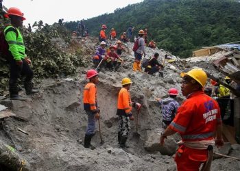 ফিলিপাইনে ভূমিধসে মৃতের সংখ্যা বেড়ে ৬৮