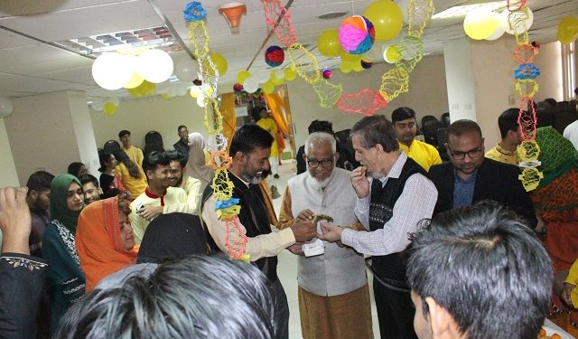 বসন্ত-ভালোবাসায় রঙিন আশা ইউনিভার্সিটির ক্যাম্পাস