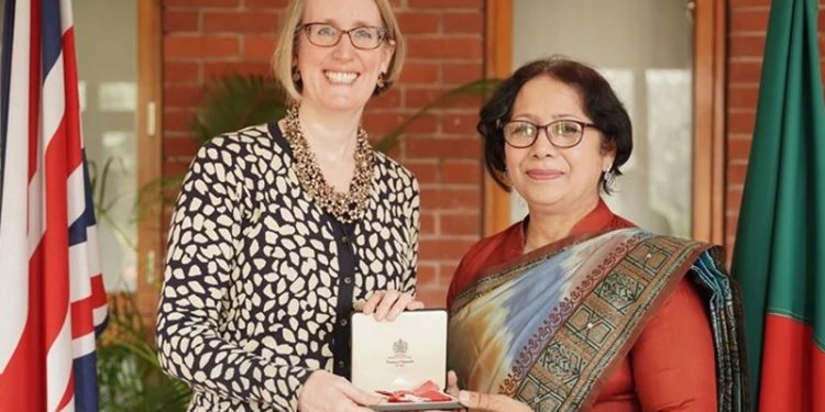 ব্রিটিশ রানির সম্মাননা পেলেন ড. শেহলিনা