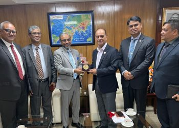 প্রবাসী মন্ত্রণালয়ের সমন্বয়ে কাজ করতে হবে: বিমানমন্ত্রী