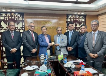 আইনমন্ত্রীর সাথে সেন্টার ফর এনআরবি প্রতিনিধি দলের বৈঠক