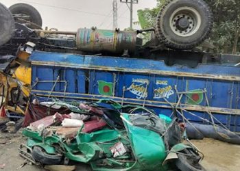 টাঙ্গাইলে অটোরিকশা-পিকআপ সংঘর্ষে নিহত ৪