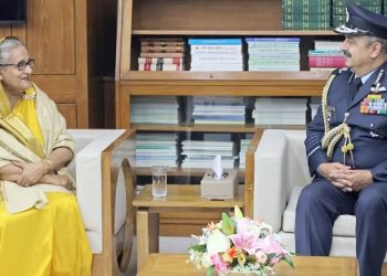প্রধানমন্ত্রীর সঙ্গে ভারতের বিমানবাহিনী প্রধানের বৈঠক