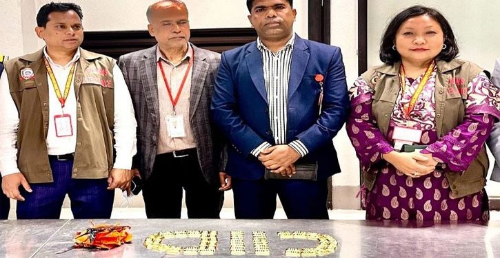 ওমান এয়ারের ফ্লাইট থেকে ৬৪ স্বর্ণের বার উদ্ধার