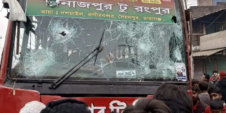 দিনাজপুরে যাত্রীবাহী ভ্যানে বিআরটিসি বাসের ধাক্কা, নিহত ৪