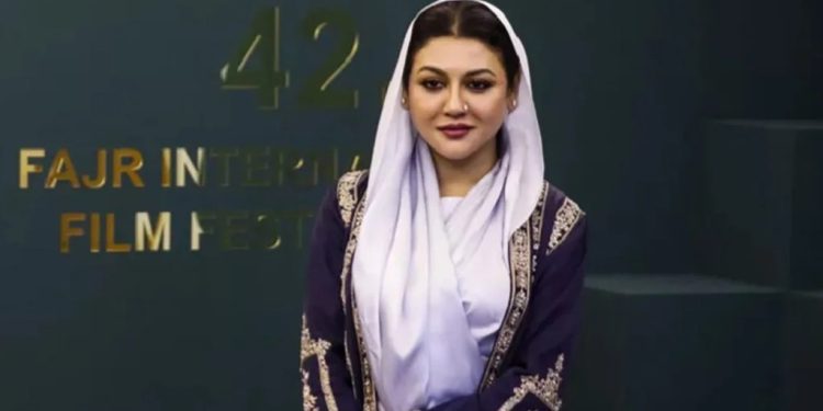 ইরানের ঐতিহ্যবাহী সাজে জয়া