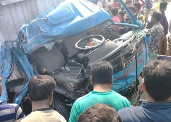 বাস-কাভার্ডভ্যান সংঘর্ষে নিহত বেড়ে ৩
