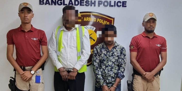 শাহজালালে ৫ কোটি টাকার সোনা জব্দ, নভোএয়ারের গাড়িচালকসহ আটক ২