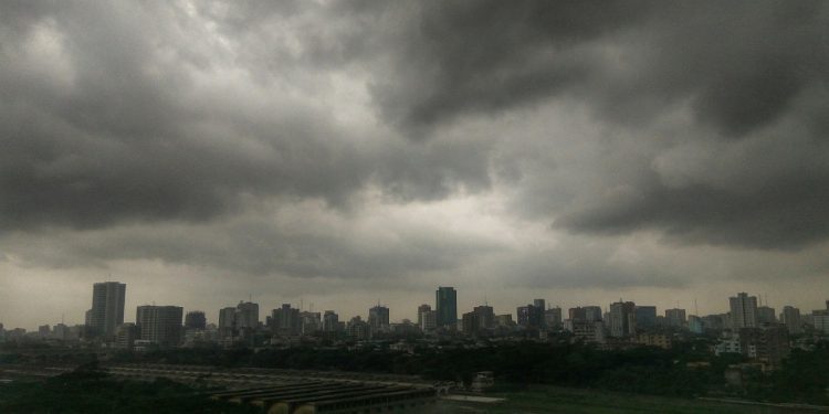 রাজধানী ঢাকাসহ ১৩ জেলায় ঝড়ের আশঙ্কা