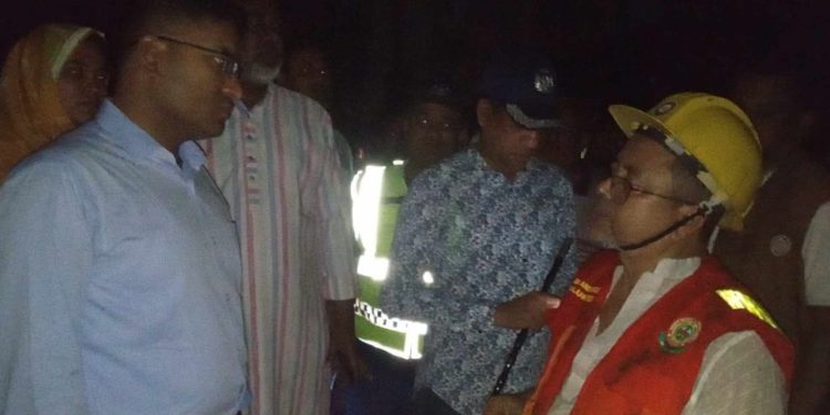 নরসিংদীর শেখেরচর-বাবুরহাটে অগ্নিকাণ্ড, ১০ কোটি টাকা ক্ষতির আশঙ্কা