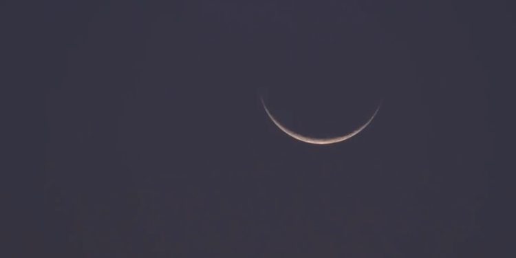 চাঁদ দেখা গেছে, কাল ঈদ