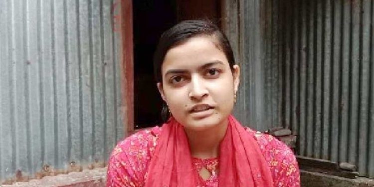 শিল্পপতির সংসার ছাড়তে গরিবের মেয়ের সংবাদ সম্মেলন