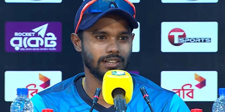 টাইগারদের হারিয়ে যাদের নিয়ে গর্বিত লঙ্কান অধিনায়ক