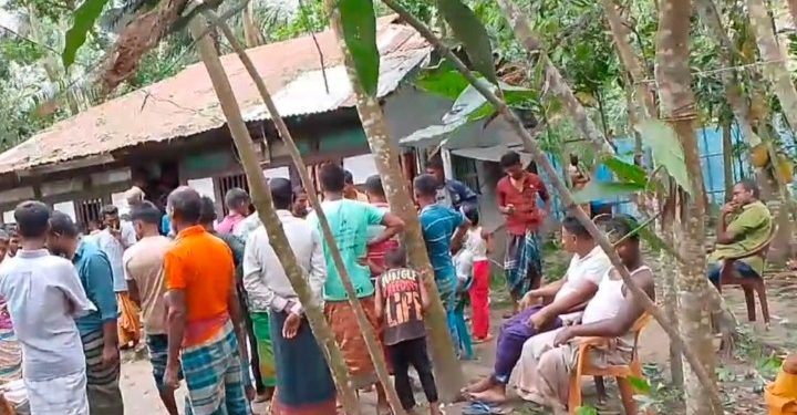 জোয়ারের পানিতে ভেসে গিয়ে যুবকের মৃত্যু