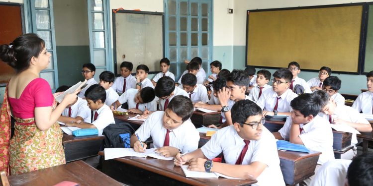 রোববার থেকে খোলা সব শিক্ষাপ্রতিষ্ঠান