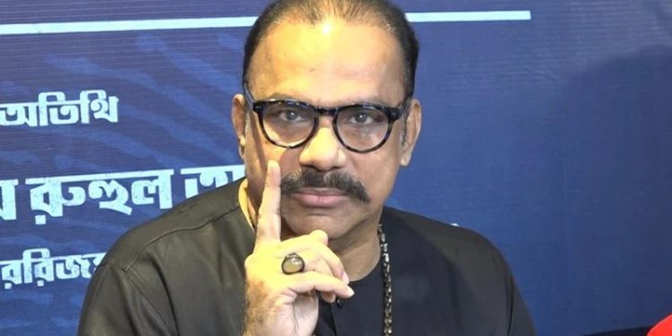 গরুর হাটে শিল্পীদের কাজের খবরে বিব্রত মিশা