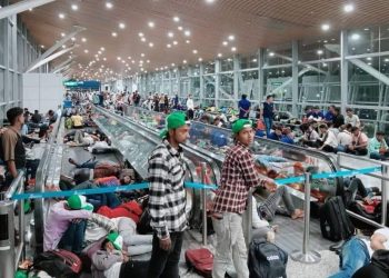 মালয়েশিয়া এয়ারপোর্টে বাংলাদেশি শ্রমিকদের অপেক্ষা