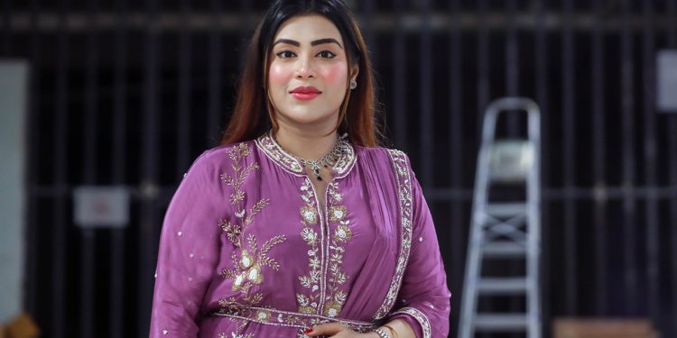 খারাপ ভিডিও দেখিয়ে স্যারের অফার, মুখ খুললেন জান্নাত