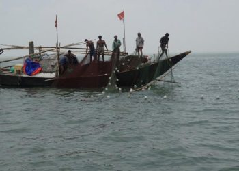 সমুদ্রে মাছ ধরায় নিষেধাজ্ঞা