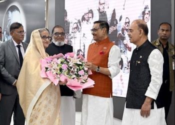 দিল্লী সফর শেষে দেশে ফিরেছেন প্রধানমন্ত্রী