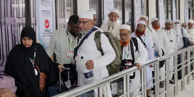 সৌদি পৌঁছেছেন ৭৬ হাজার ৩২৫ হজযাত্রী, মৃত্যু ১২