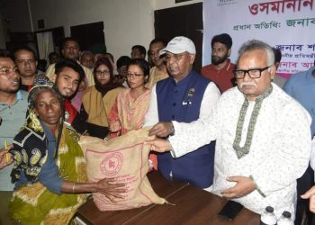 বিশ্বনাথ ও ওসমানীনগরে ত্রাণ বিতরণ করলেন দুই প্রতিমন্ত্রী