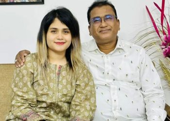 ‘আব্বু তুমি আর বলবে না আমার আম্মুটা কই’