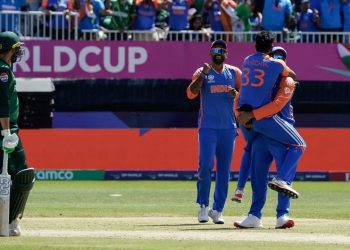 রোমাঞ্চকর লড়াই শেষে পাকিস্তানের অবিশ্বাস্য হার
