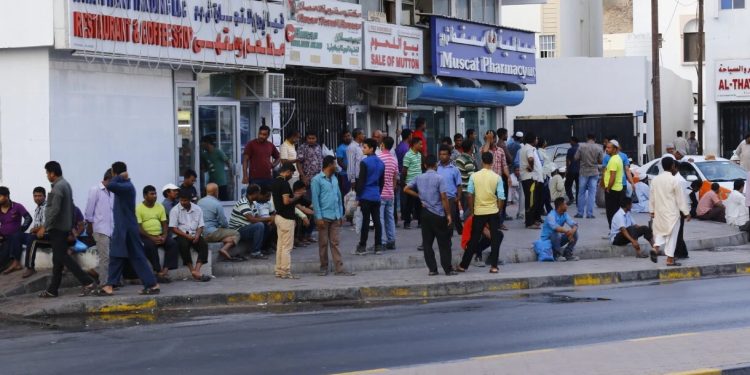 ওমানে কমছে বাংলাদেশি শ্রমিকের সংখ্যা