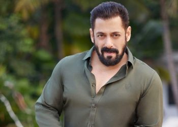 বিয়ের দাবিতে সালমানের বাড়িতে নারীর তোলপাড়