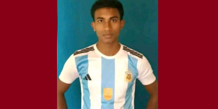 প্রাইভেট পড়াতে গিয়ে ছাত্রীর মাকে নিয়ে উধাও
