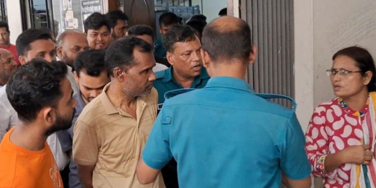 প্রশ্নপত্র ফাঁস: ১০ আসামি কারাগারে