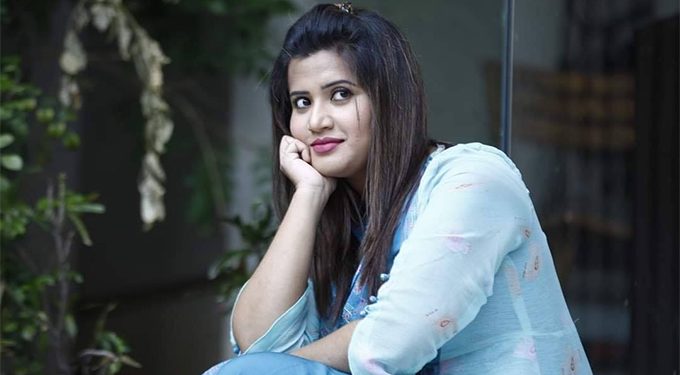 ফেসবুকে পোস্ট দিয়ে বিপাকে ন্যান্সি