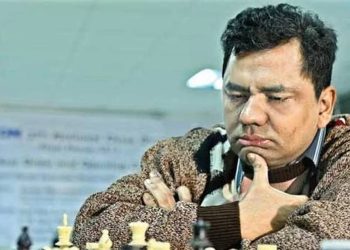 খেলতে খেলতে মৃত্যুর কোলে ঢলে পড়লেন গ্র্যান্ডমাস্টার জিয়া