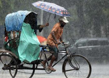 দুপুরের মধ্যে দেশের আট অঞ্চলে ঝড়বৃষ্টির আভাস