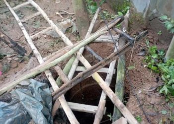 মাকে বাঁচাতে সেপটিক ট্যাংকে পড়ে প্রাণ গেল ৩ জনের
