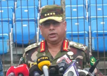 পুলিশ স্বাভাবিক কাজ শুরু করলে সেনাবাহিনী ব্যারাকে ফিরবে: সেনাপ্রধান