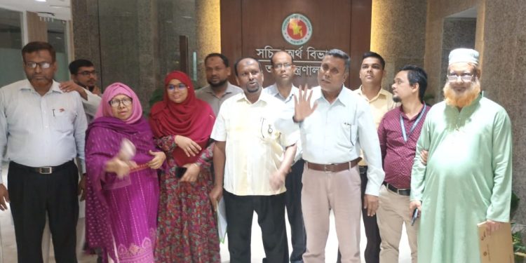 ১০ দফা দাবি নিয়ে সচিবের সঙ্গে সচিবালয় প্রশাসনিক কর্মকর্তাদের সাক্ষাৎ
