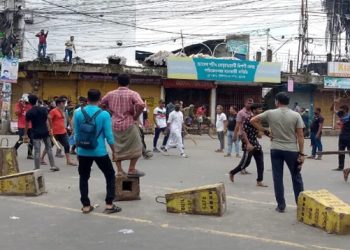 পাল্টাপাল্টি কর্মসূচিতে অগ্নিগর্ভ দেশ : সারাদেশে নিহত ৩০