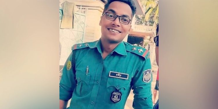 ঘাতক বাসের চাপায় পিষে গেলেন পুলিশ সদস্য